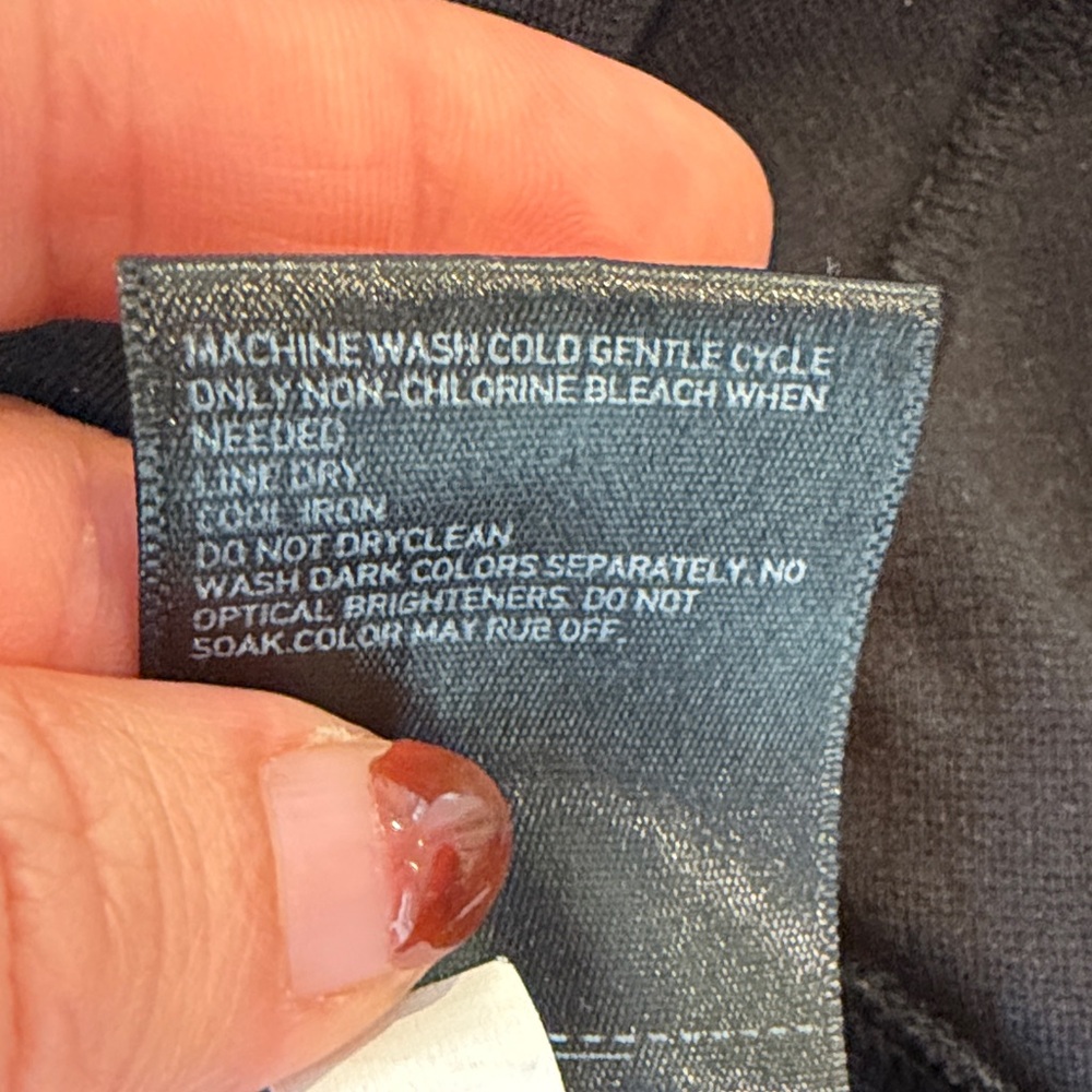 Uniqlo Elegant Black Circle Skirt - Picture 3 of 3